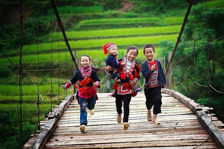 Photos of Vietnamese heritages on display - ảnh 1